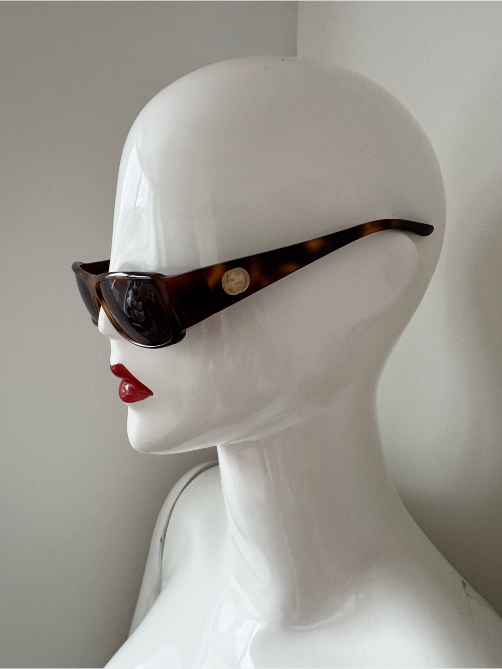 Authentic Gucci vintage thin brown tortoise sunglasses with gold logo - Picture 8 of 8